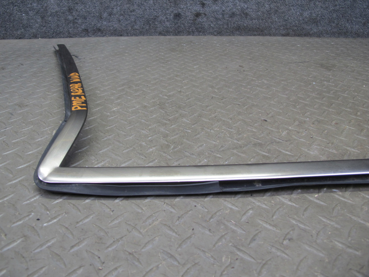 94-95 Mercedes W124 300D Sedan Set of 2 Rear Window Molding Trim Silver OEM