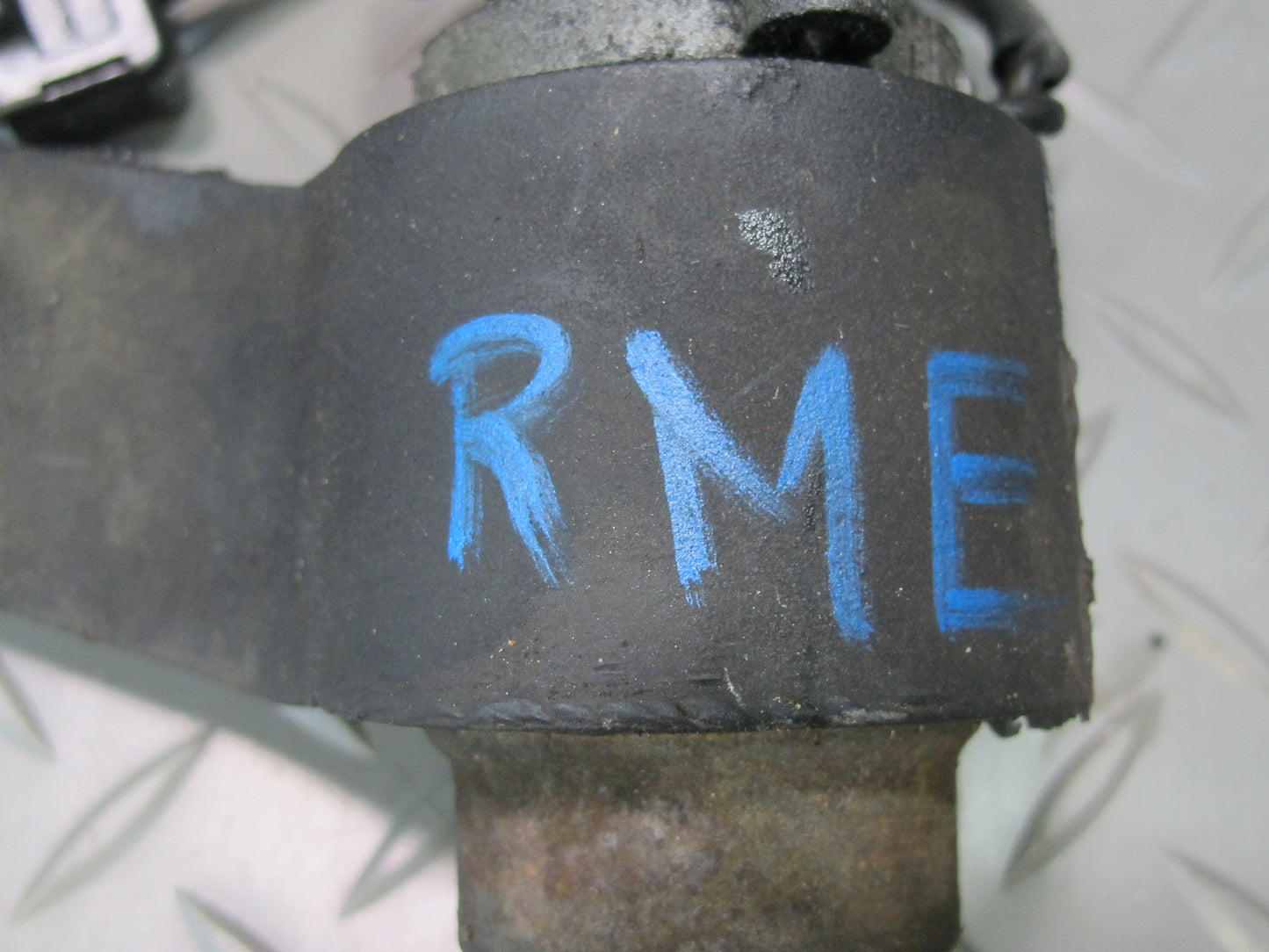 75-85 Mercedes W123 Auxiliary AUX Coolant Water Recirculation Pump OEM