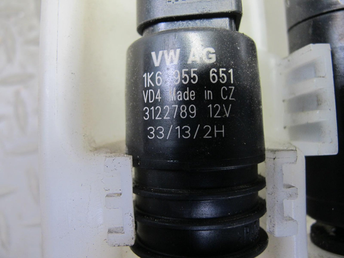 2011-2018 Porsche Cayenne 958 Windshield Washer Fluid Reservoir Tank W/ Pump