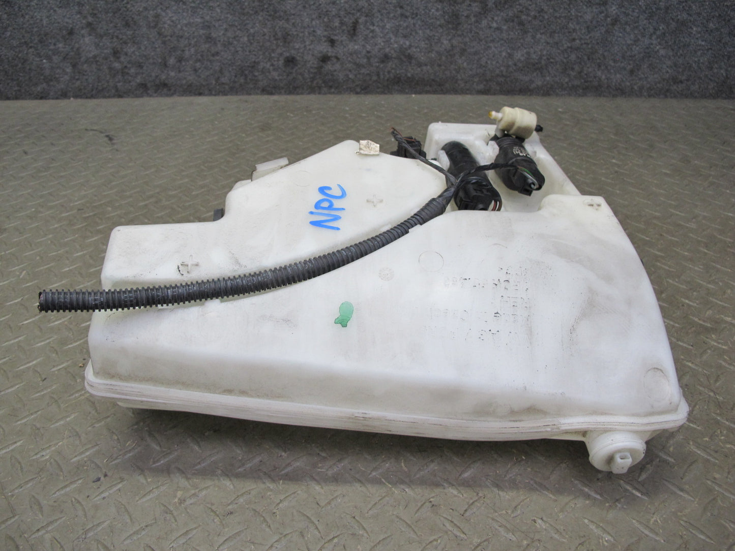 2011-2018 Porsche Cayenne 958 Windshield Washer Fluid Reservoir Tank W/ Pump
