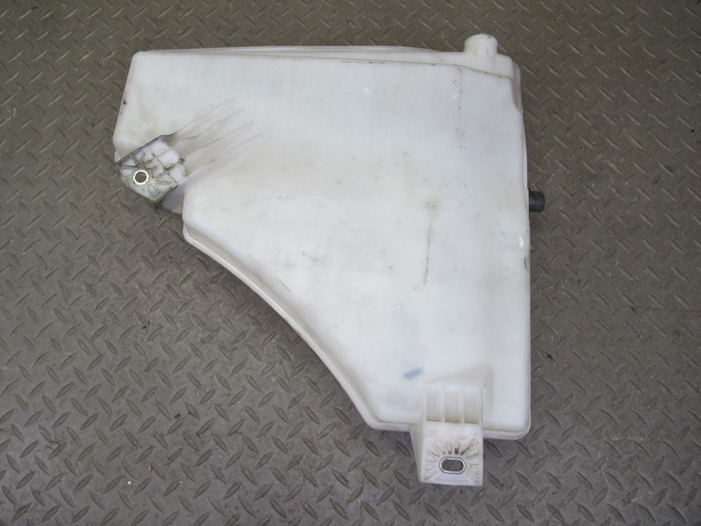 2011-2018 Porsche Cayenne 958 Windshield Washer Fluid Reservoir Tank W/ Pump