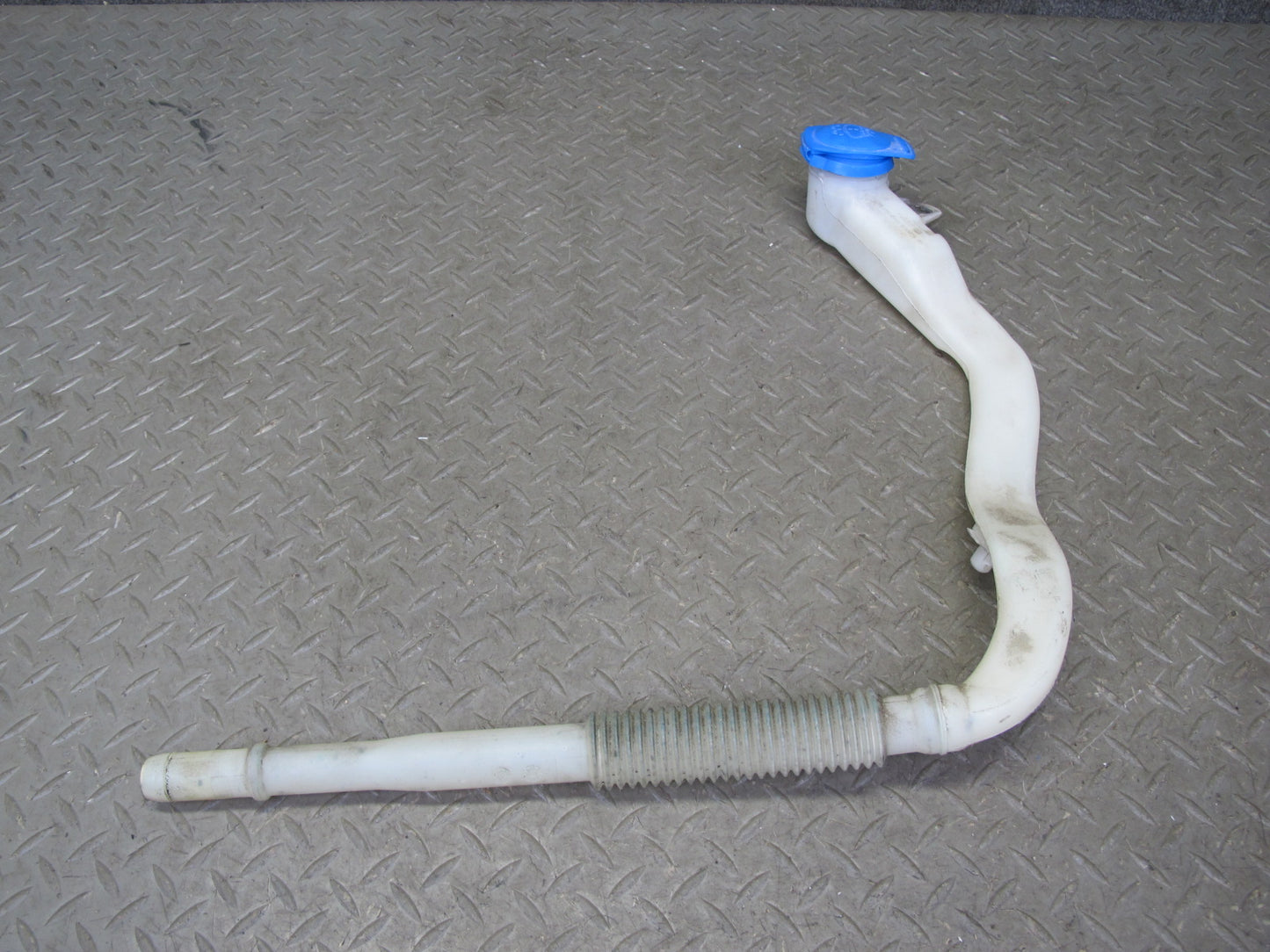 2011-2018 Porsche Cayenne 958 Windshield Washer Fluid Reservoir Tank W/ Pump