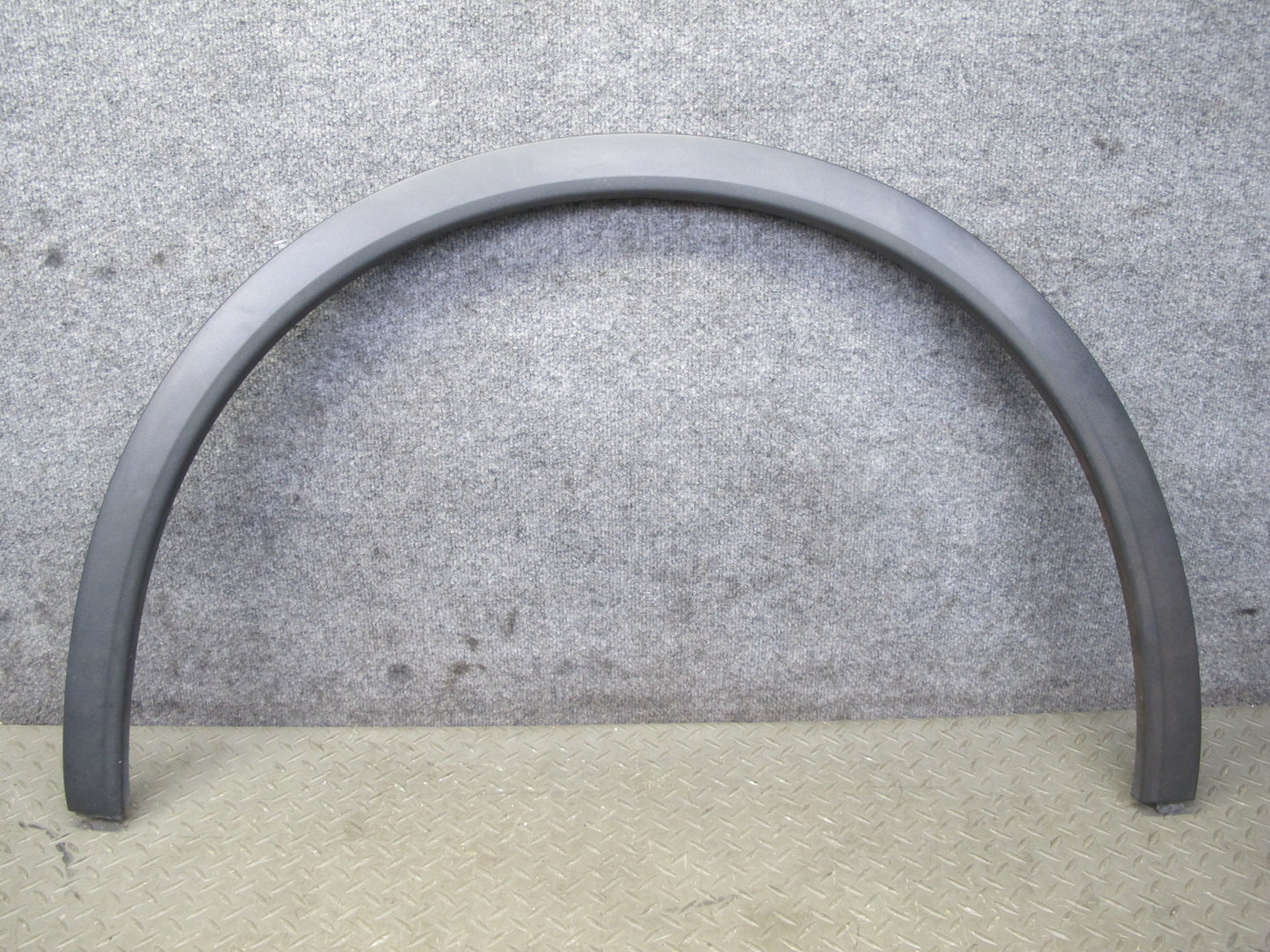 2011-2018 Porsche Cayenne 958 Front Left Side Wheel Fender Flare Trim Molding