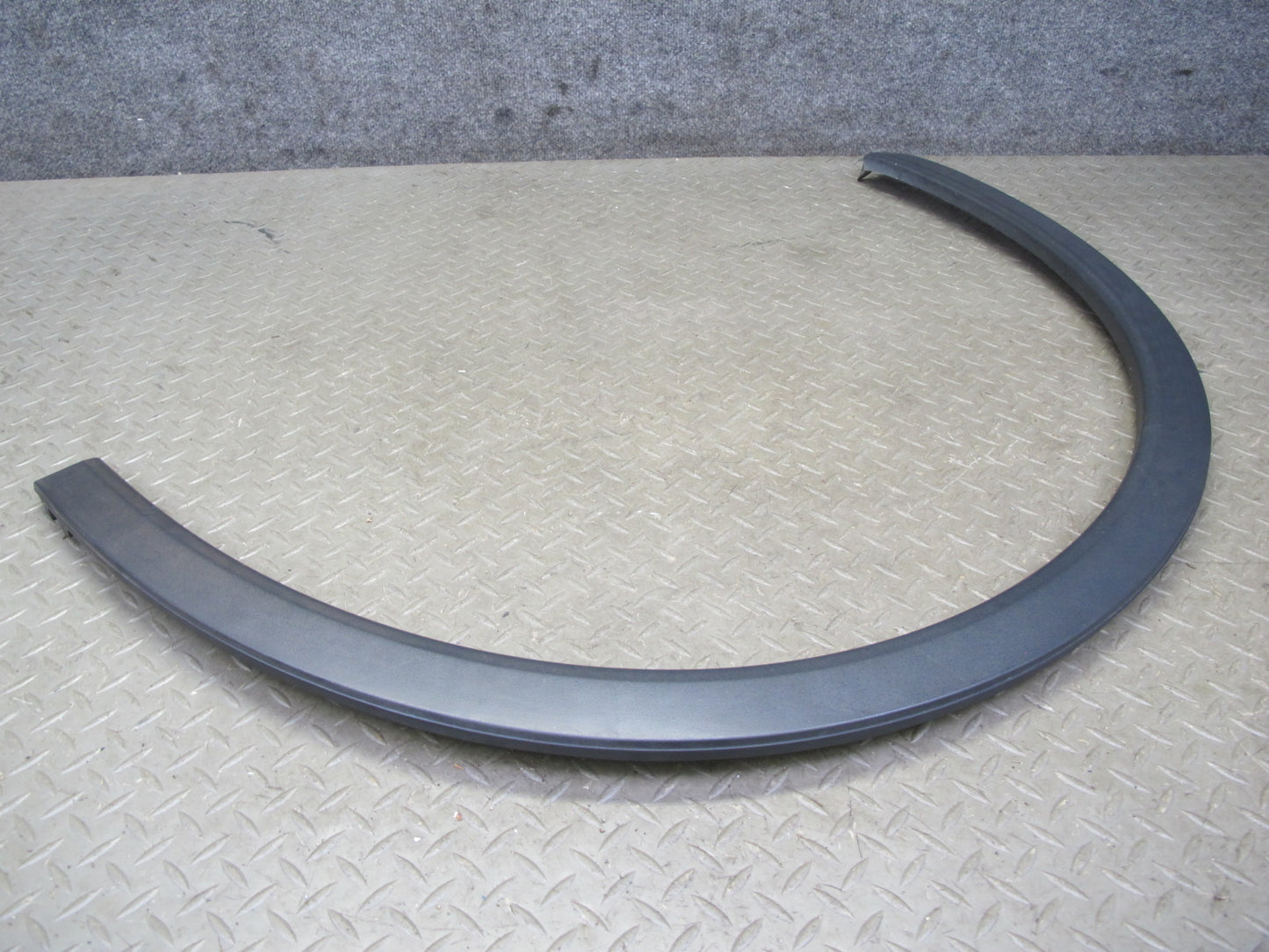 2011-2018 Porsche Cayenne 958 Front Left Side Wheel Fender Flare Trim Molding