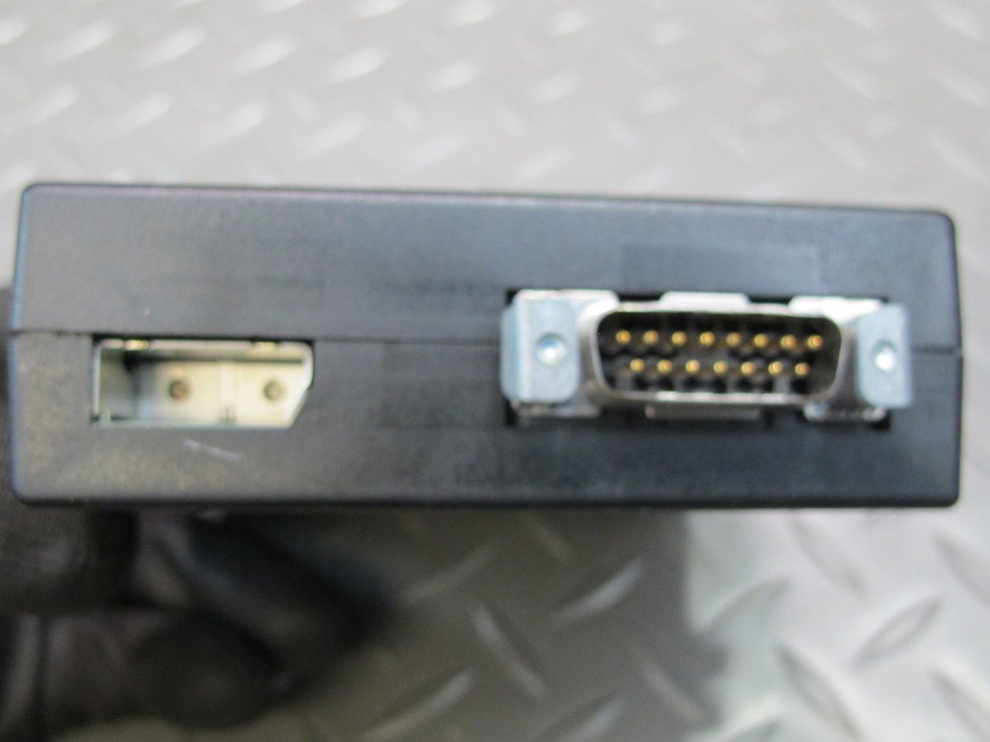 03-06 Mercedes R230 Sl-class Voice Command Control Module 2038200885 OEM