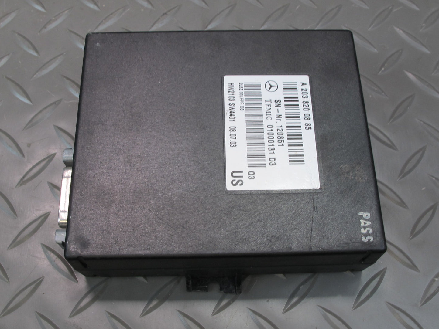 03-06 Mercedes R230 Sl-class Voice Command Control Module 2038200885 OEM