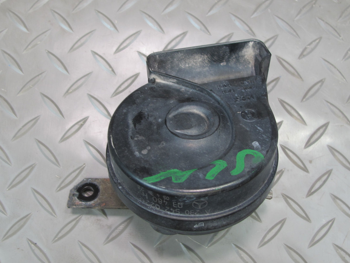 03-08 Mercedes R230 Sl-class Set of 2 High & Low Tone Note Horn Pitch Signal OEM