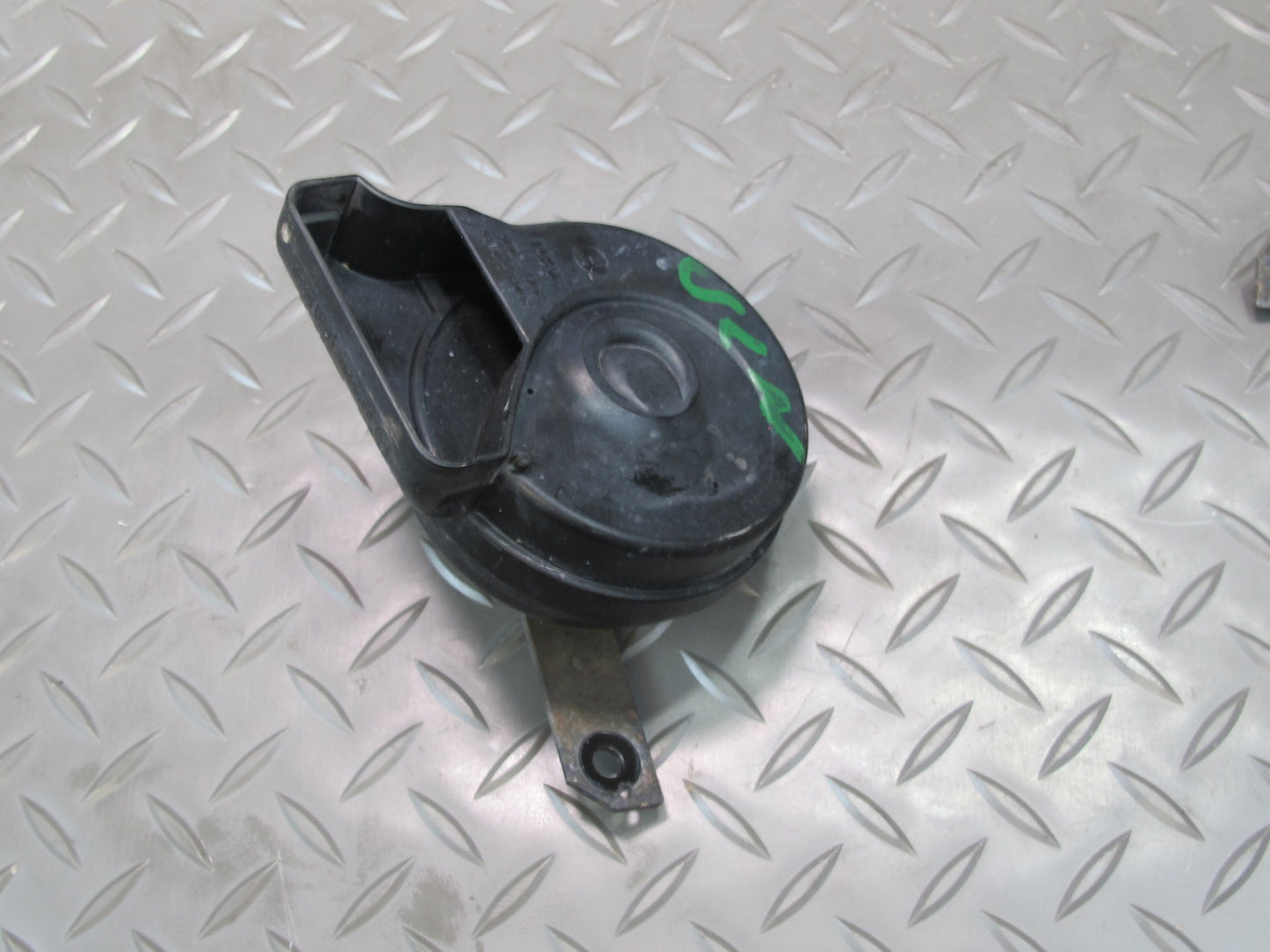 03-08 Mercedes R230 Sl-class Set of 2 High & Low Tone Note Horn Pitch Signal OEM