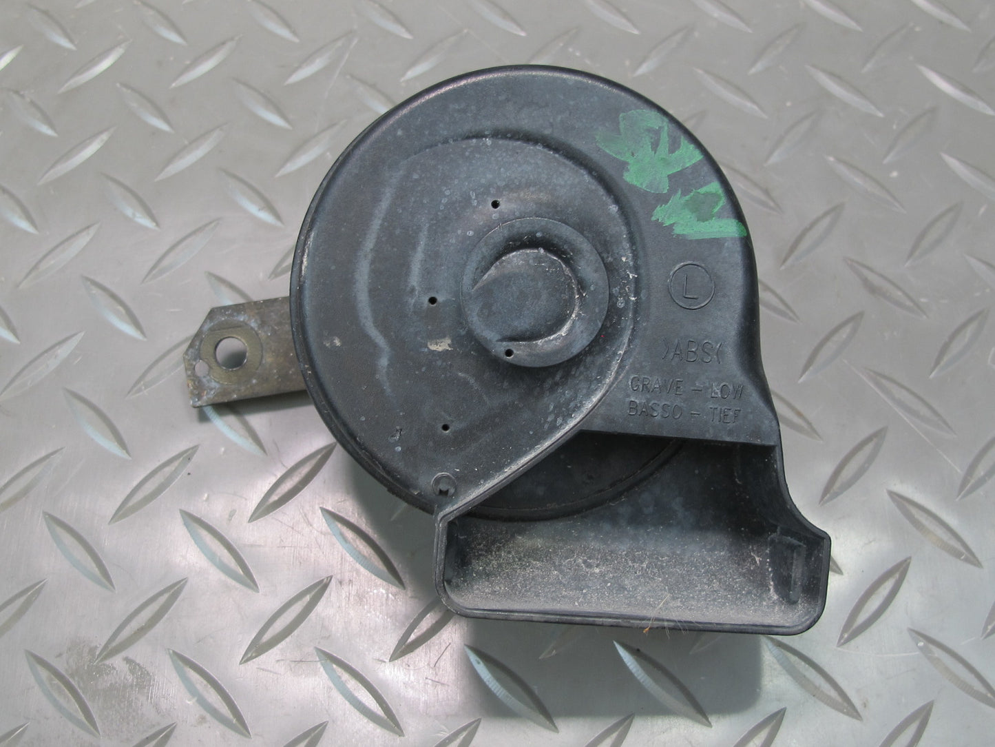 03-08 Mercedes R230 Sl-class Set of 2 High & Low Tone Note Horn Pitch Signal OEM