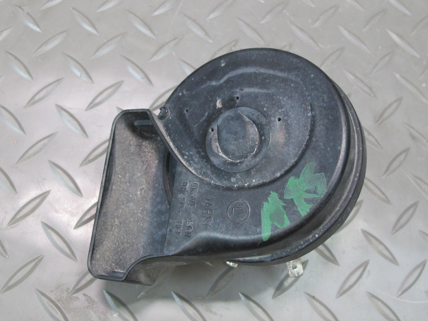 03-08 Mercedes R230 Sl-class Set of 2 High & Low Tone Note Horn Pitch Signal OEM