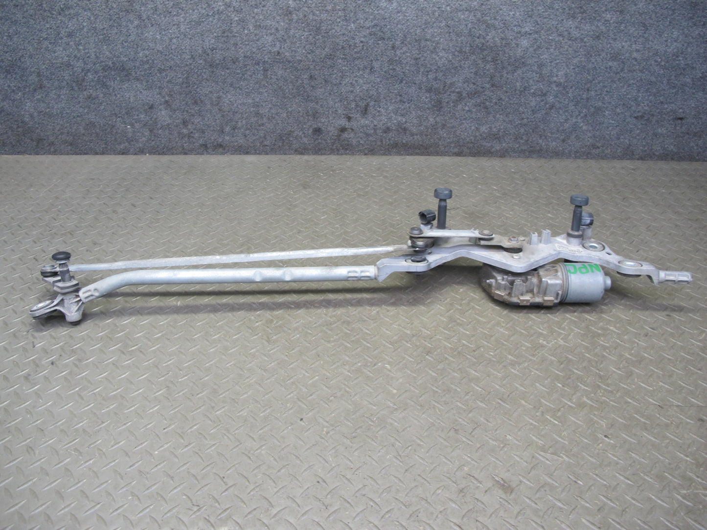 2011-2018 Porsche Cayenne 958 Windshield Wiper Transmission Linkage W/ Motor