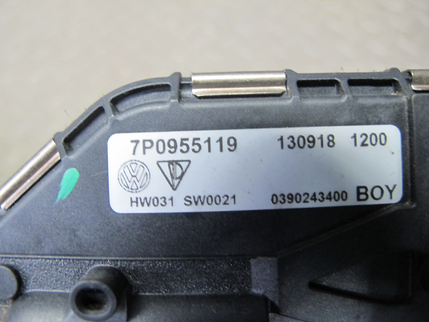 2011-2018 Porsche Cayenne 958 Windshield Wiper Transmission Linkage W/ Motor