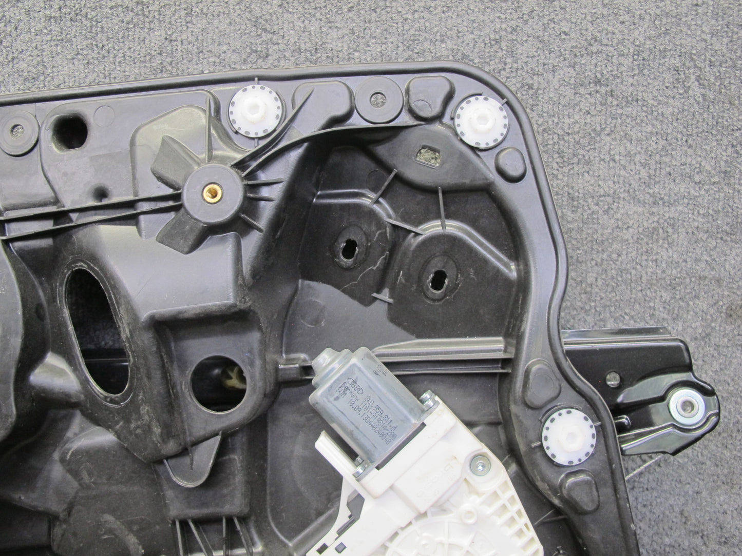 2011-2018 Porsche Cayenne 958 Rear Right Pass Side Window Regulator W/ Motor