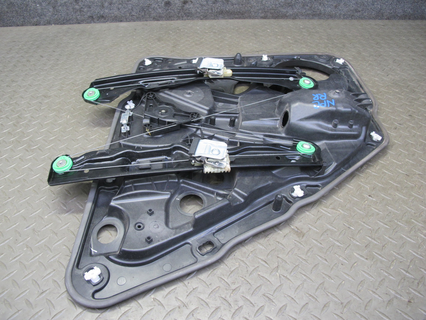 2011-2018 Porsche Cayenne 958 Rear Right Pass Side Window Regulator W/ Motor