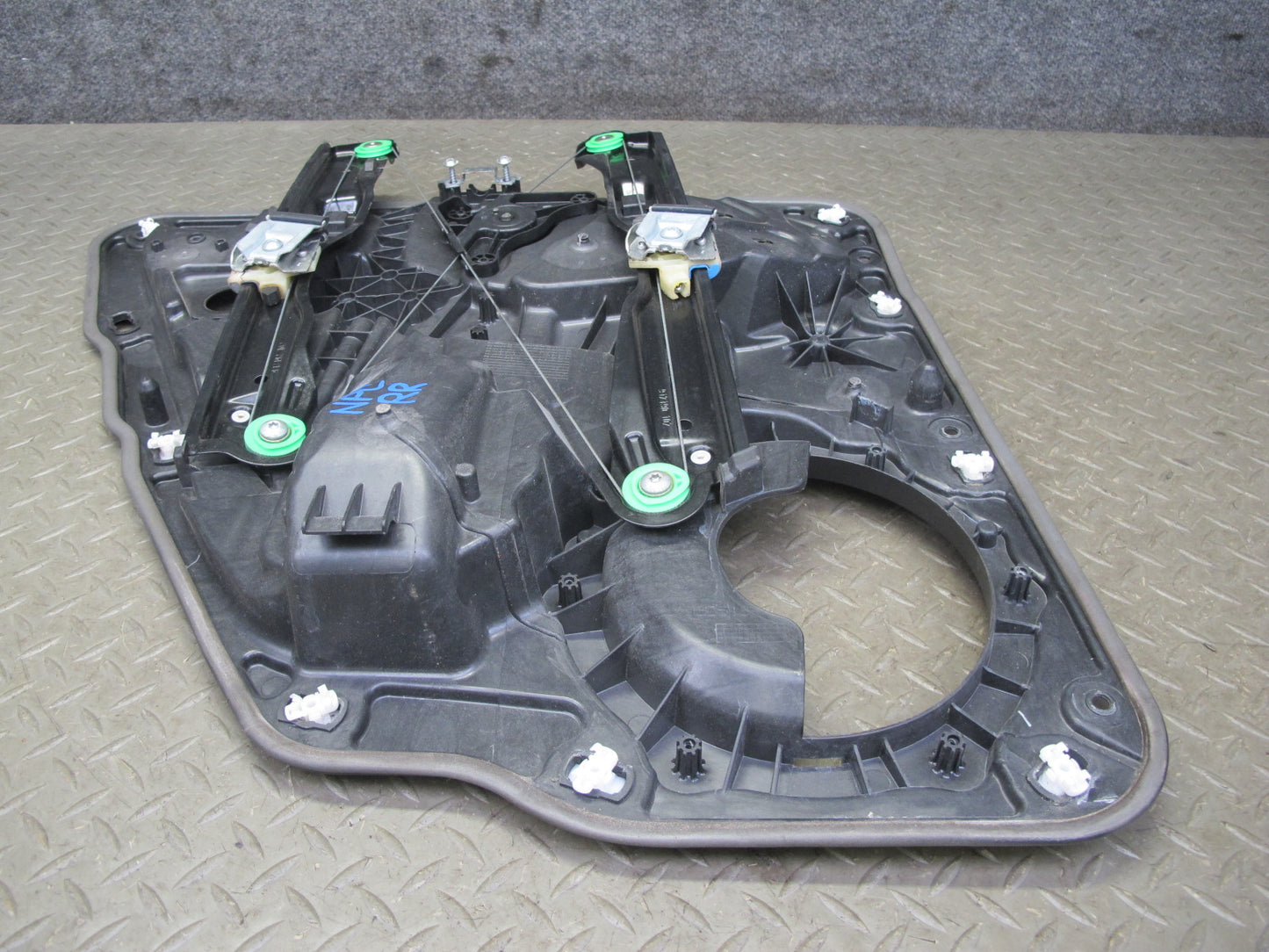 2011-2018 Porsche Cayenne 958 Rear Right Pass Side Window Regulator W/ Motor