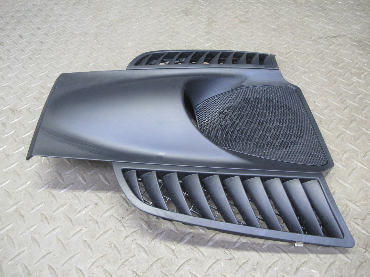 2011-2018 Porsche Cayenne 958 Front Dashboard Center Speaker Grille Trim Cover