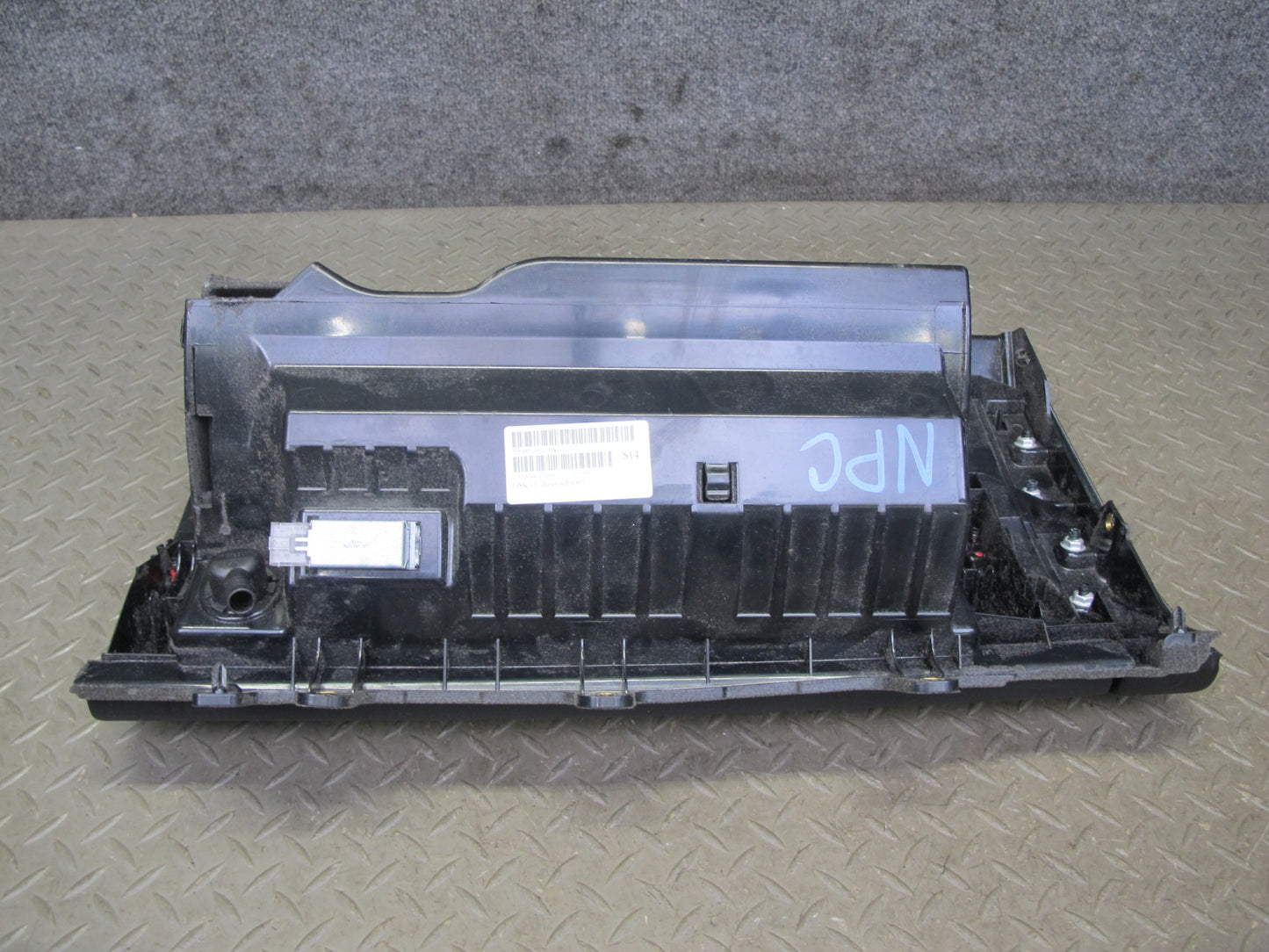 2011-2018 Porsche Cayenne 958 Front Right Dash Glove Box Storage Compartment