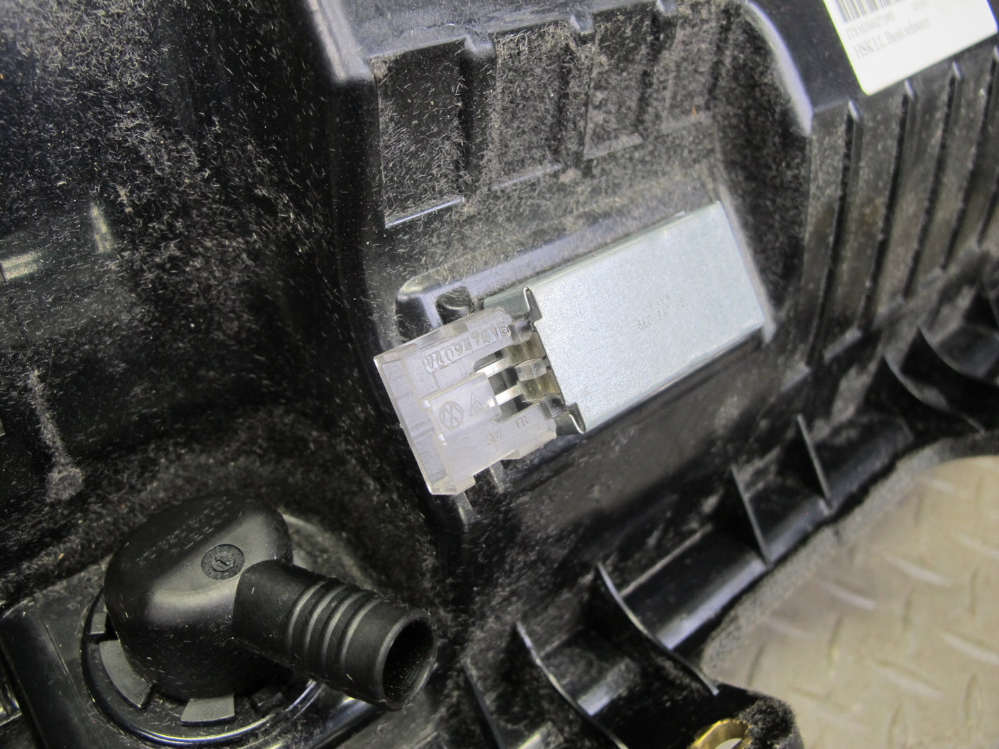 2011-2018 Porsche Cayenne 958 Front Right Dash Glove Box Storage Compartment