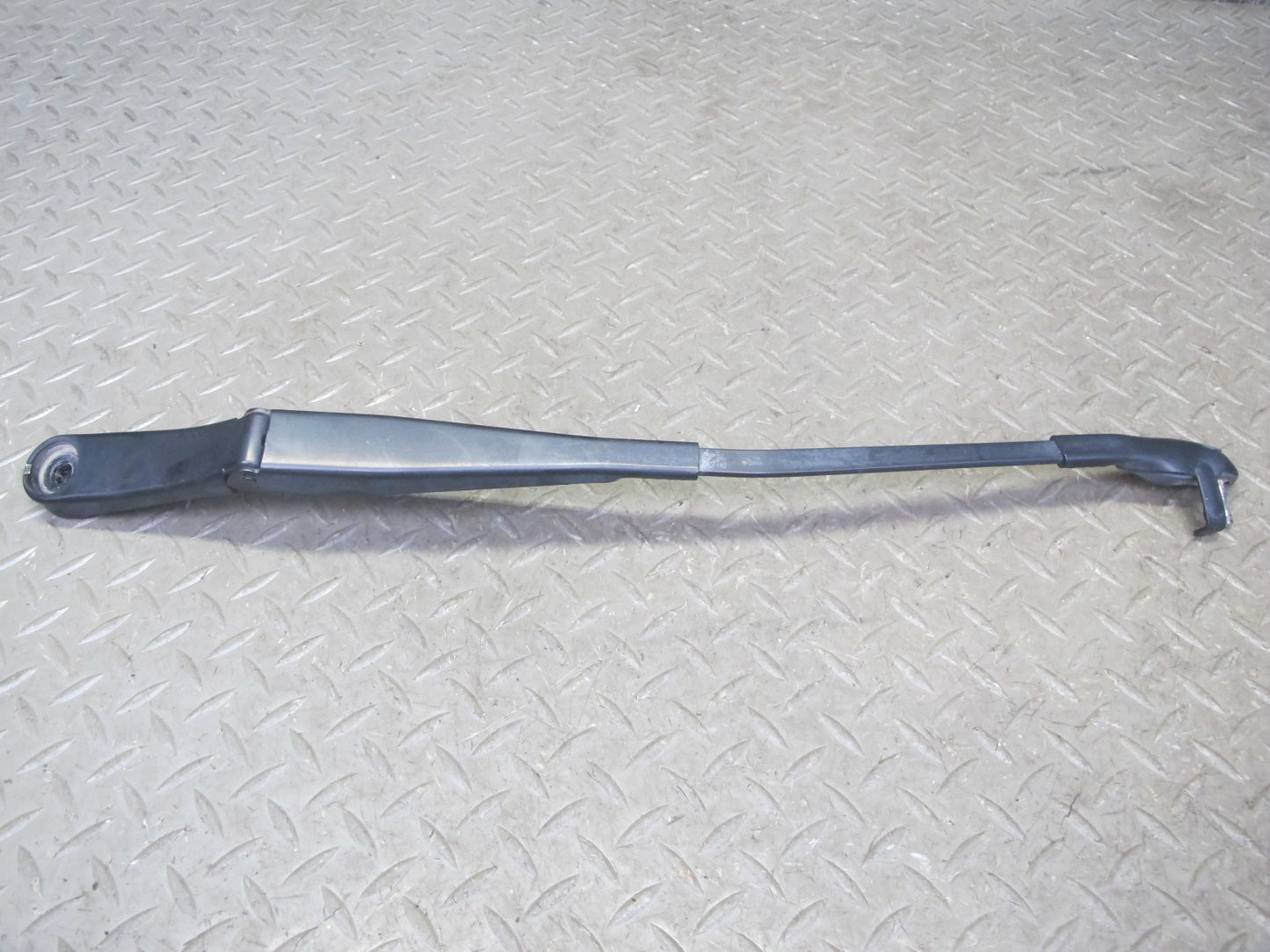 2011-2018 Porsche Cayenne 958 Front Windshield Wiper Arm Right & Left Side Set