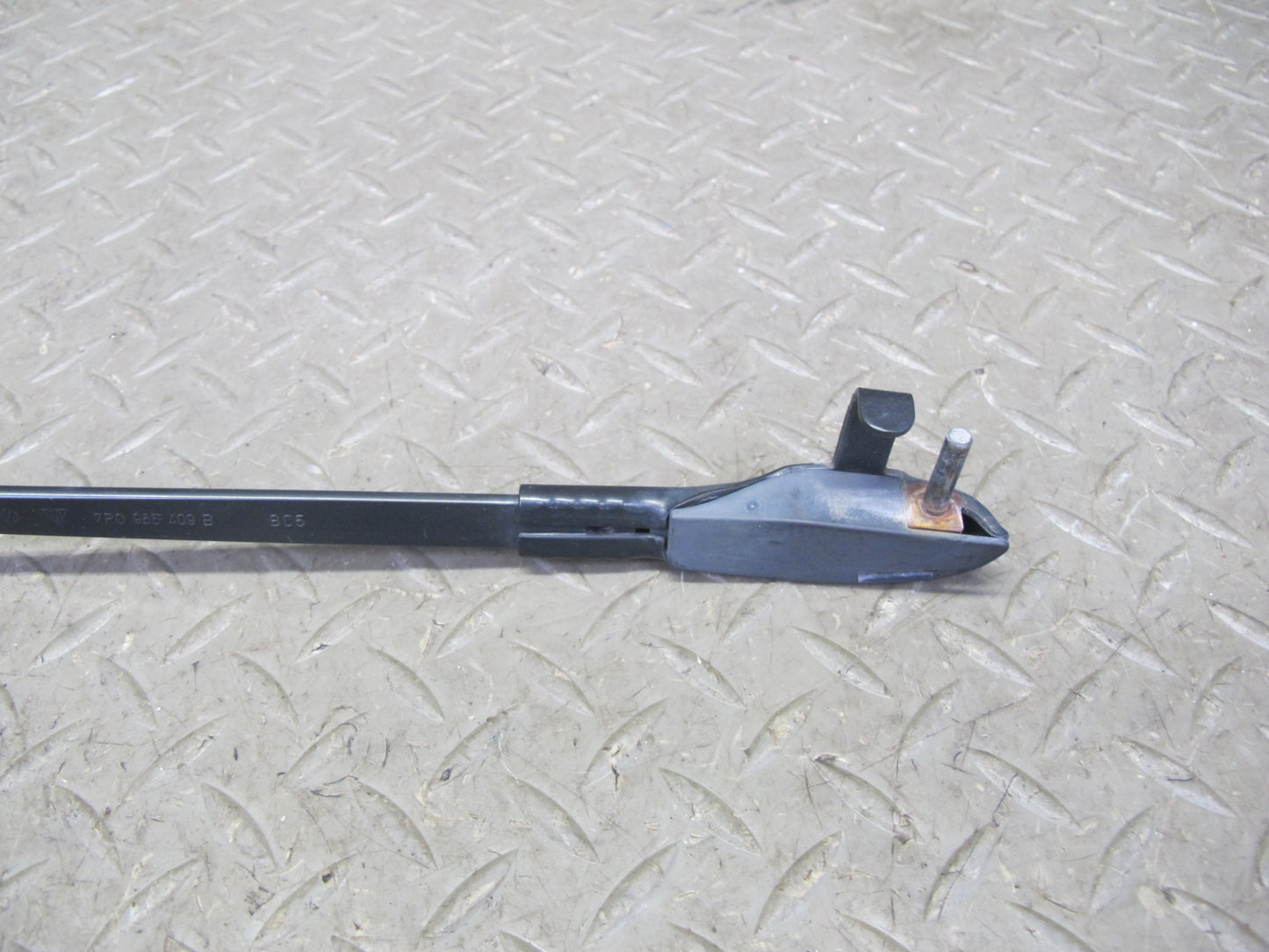 2011-2018 Porsche Cayenne 958 Front Windshield Wiper Arm Right & Left Side Set