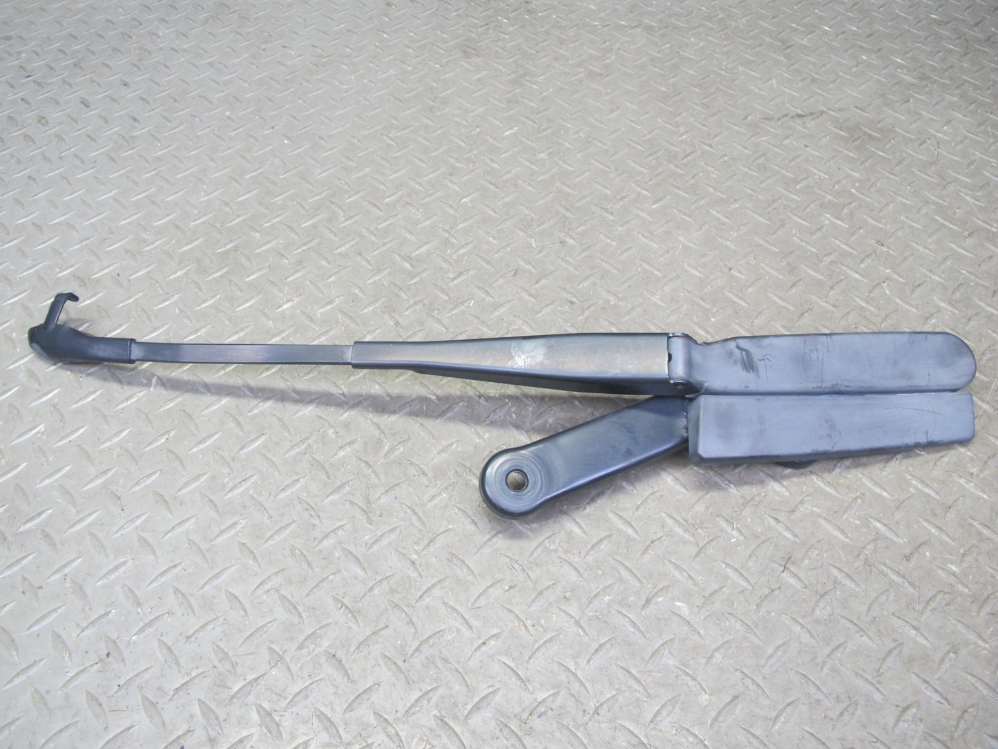 2011-2018 Porsche Cayenne 958 Front Windshield Wiper Arm Right & Left Side Set