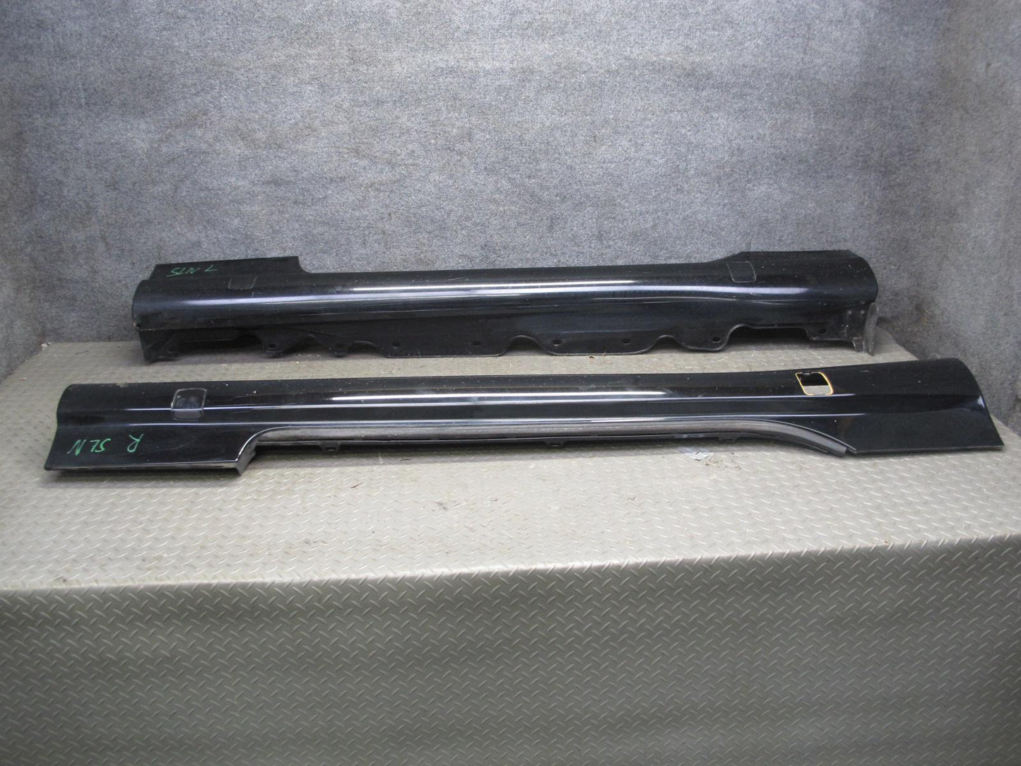 03-12 Mercedes R230 Sl-class AMG Set of 2 Side Skirt Rocker Panel Molding OEM