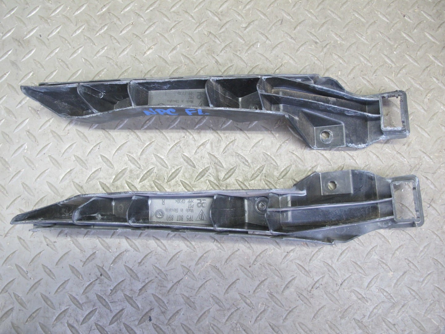 2011-2014 Porsche Cayenne 958 Front Bumper Headlight Mount Bracket Set of 4