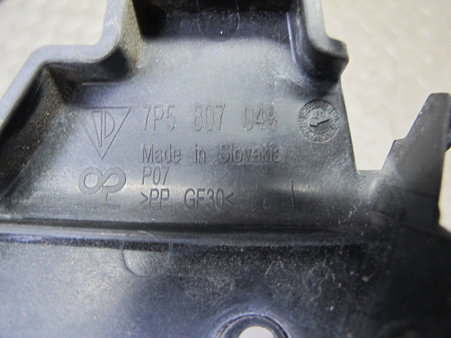 2011-2014 Porsche Cayenne 958 Front Bumper Headlight Mount Bracket Set of 4