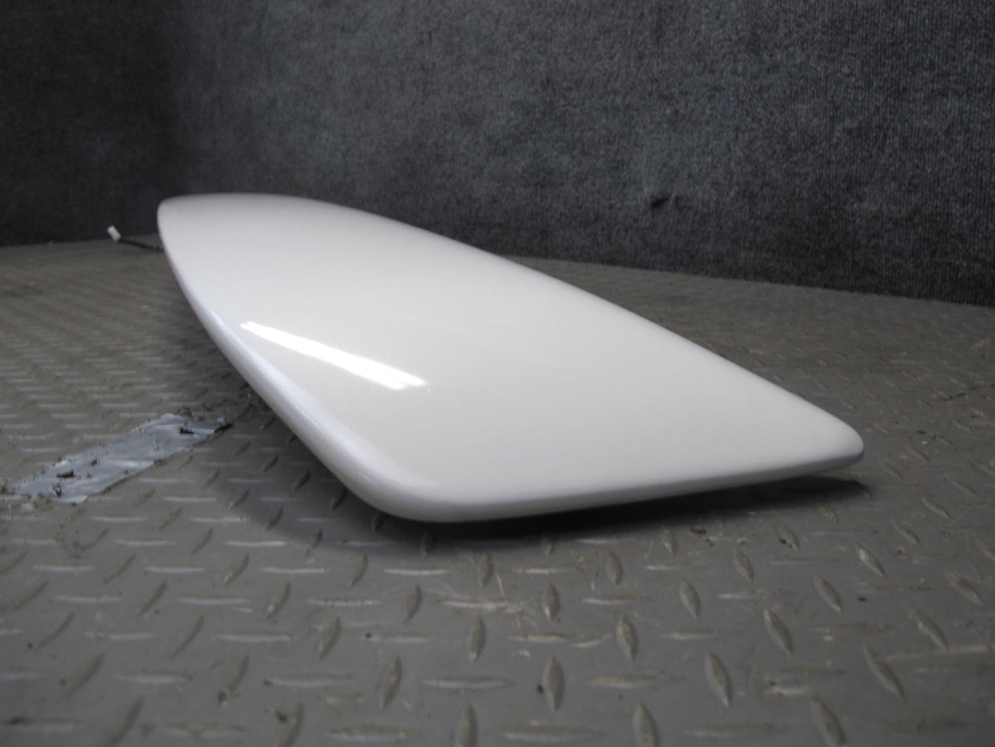 96-98 Toyota MARK2 JZX100 Tourer S Rear Trunk Lid Spoiler Wing w Brake Light OEM