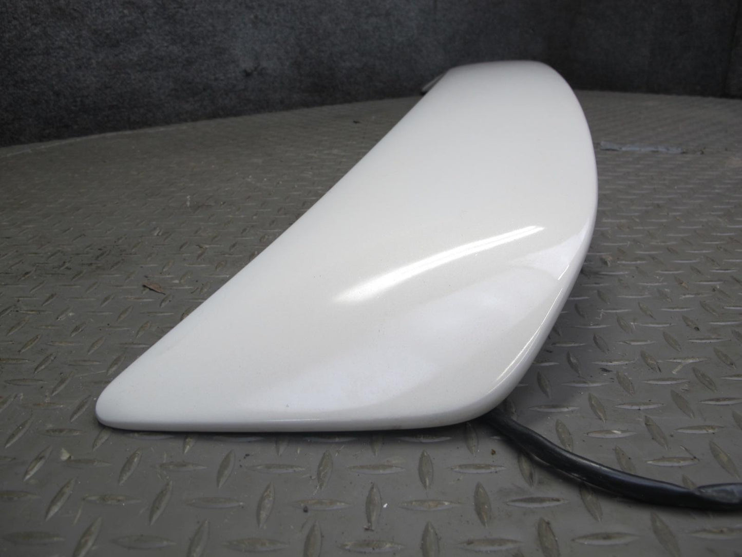 96-98 Toyota MARK2 JZX100 Tourer S Rear Trunk Lid Spoiler Wing w Brake Light OEM