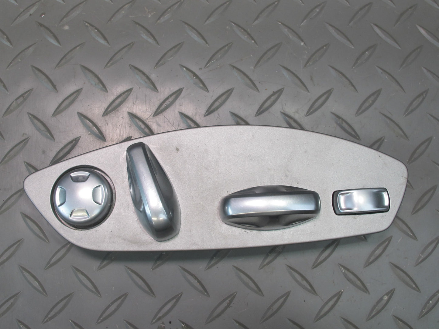 2011-2018 Porsche Cayenne 958 Front Right Side Seat Adjustment Control Switch