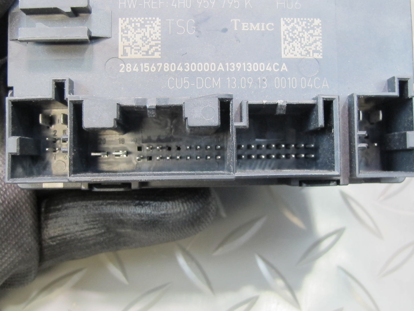 2013-2016 Porsche Cayenne 958 Rear Right Pass Side Door Control Module Unit