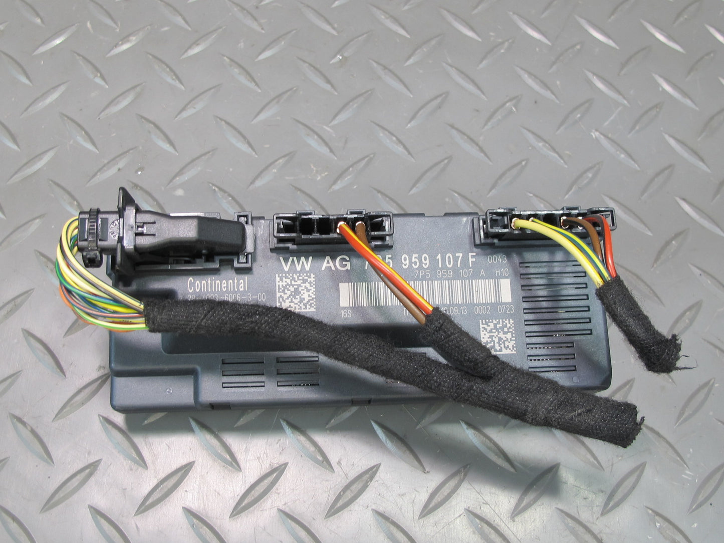 2011-2014 Porsche Cayenne 958 Rear Trunk Lid Liftgate Control Module Unit