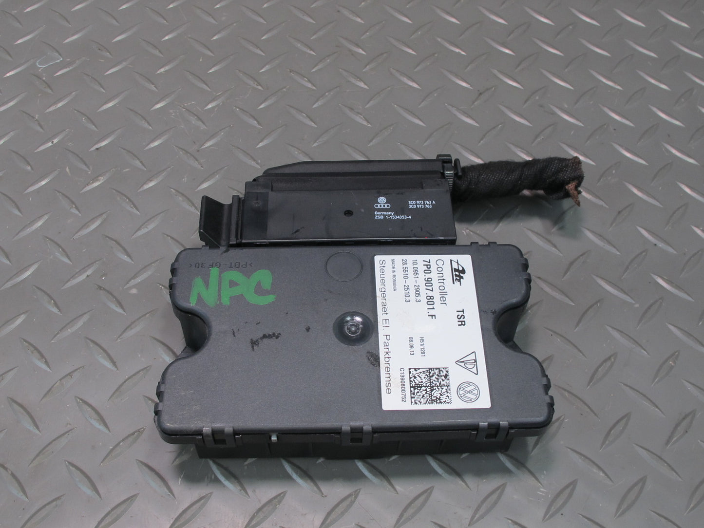 2011-2014 Porsche Cayenne 958 Electric Parking Brake Computer Control Module