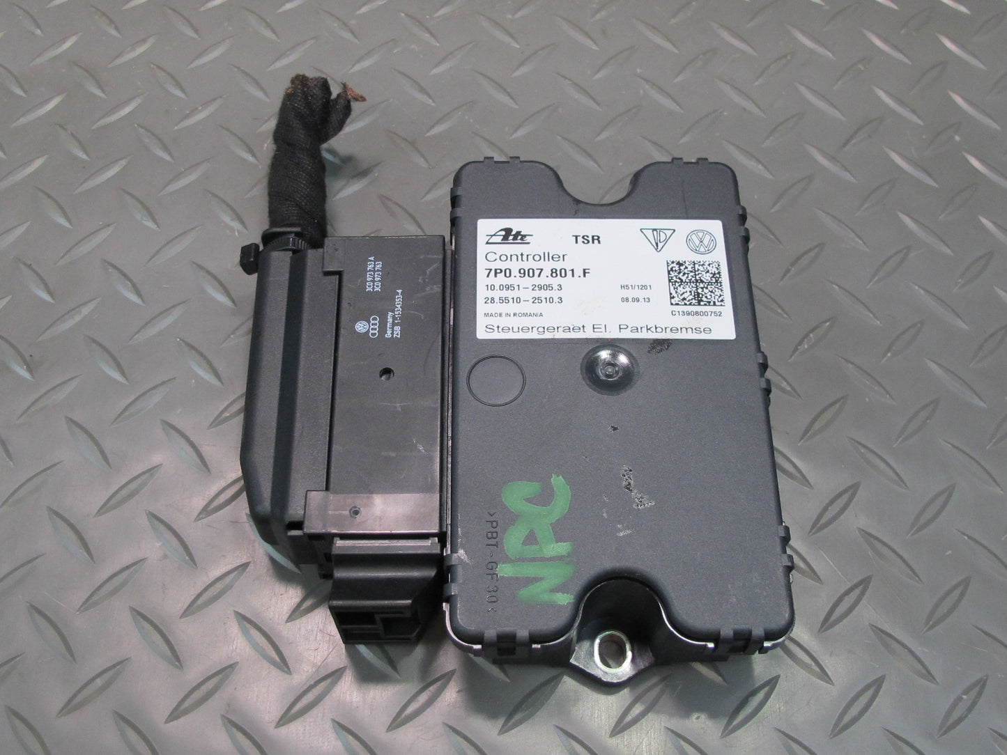 2011-2014 Porsche Cayenne 958 Electric Parking Brake Computer Control Module