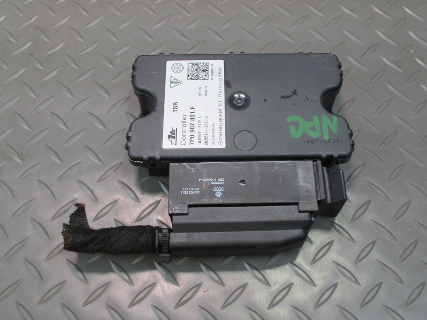 2011-2014 Porsche Cayenne 958 Electric Parking Brake Computer Control Module
