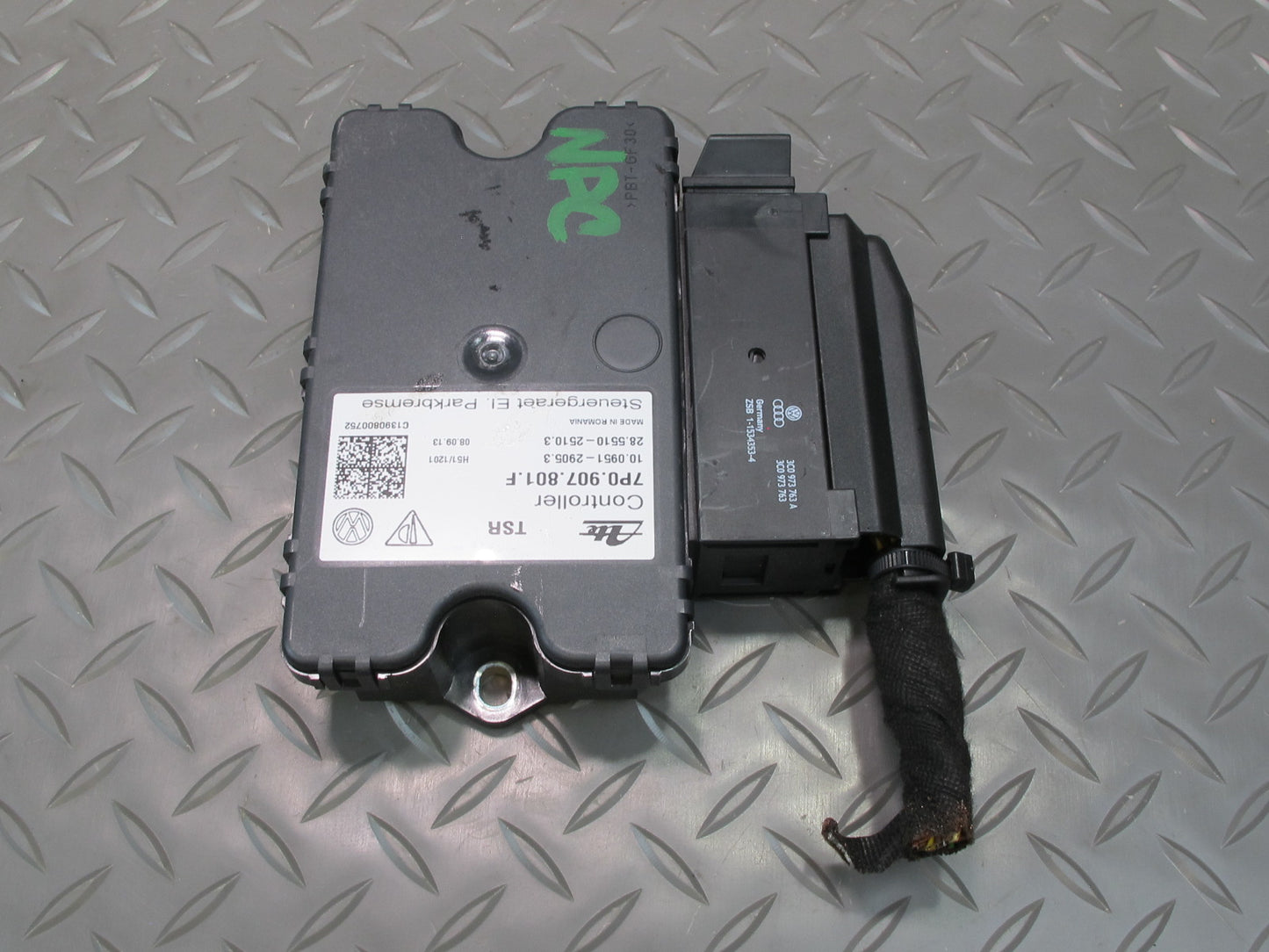 2011-2014 Porsche Cayenne 958 Electric Parking Brake Computer Control Module