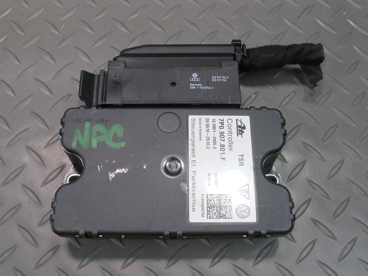 2011-2014 Porsche Cayenne 958 Electric Parking Brake Computer Control Module