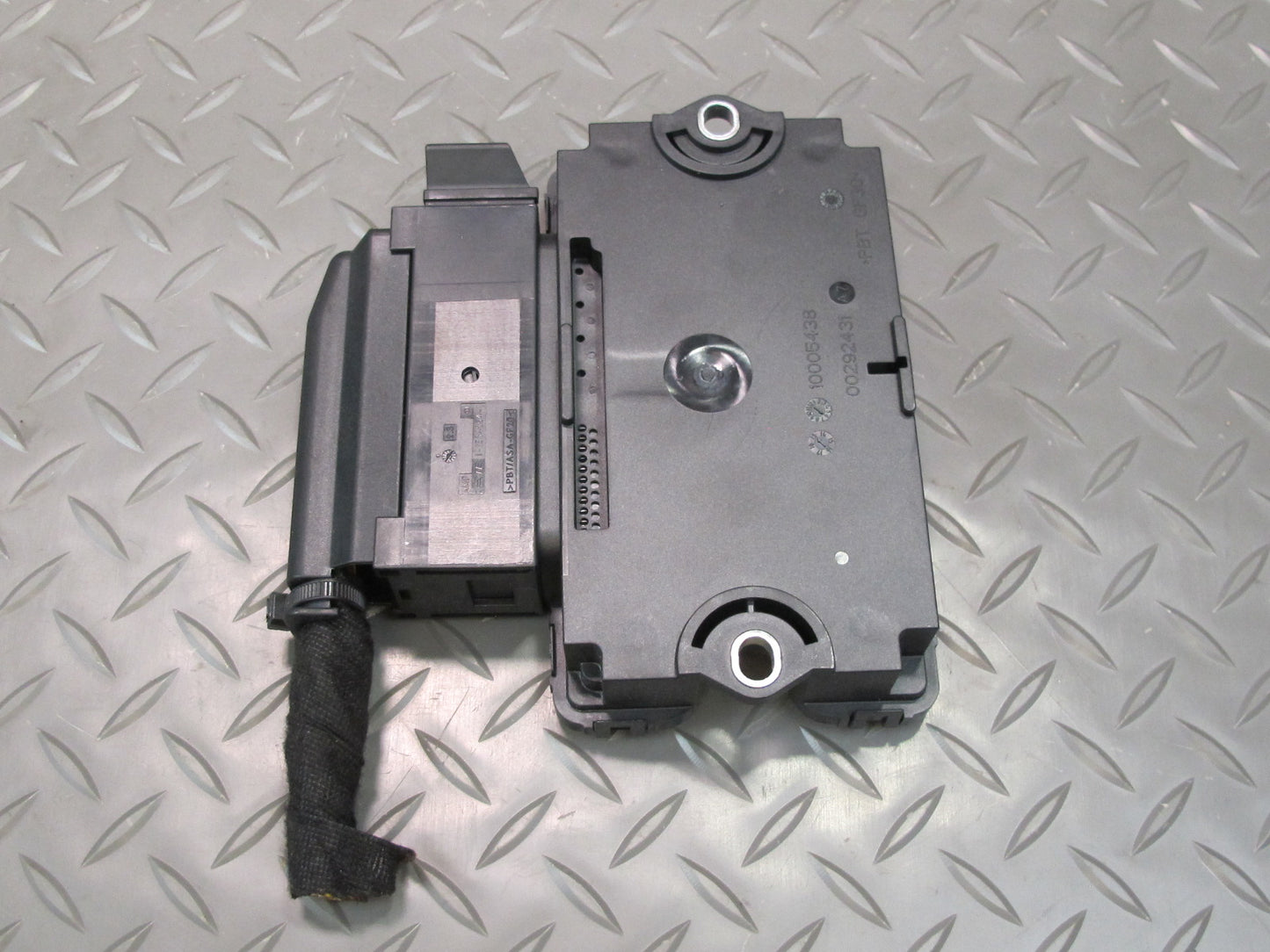 2011-2014 Porsche Cayenne 958 Electric Parking Brake Computer Control Module