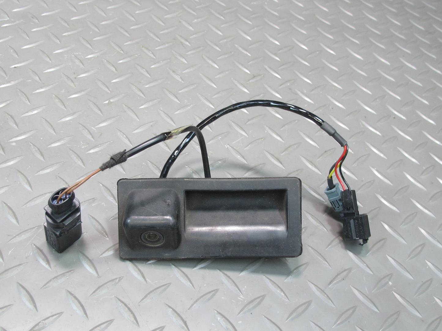 2011-2014 Porsche Cayenne 958 Rear Trunk Hatch Release Handle  Switch W/ Camera