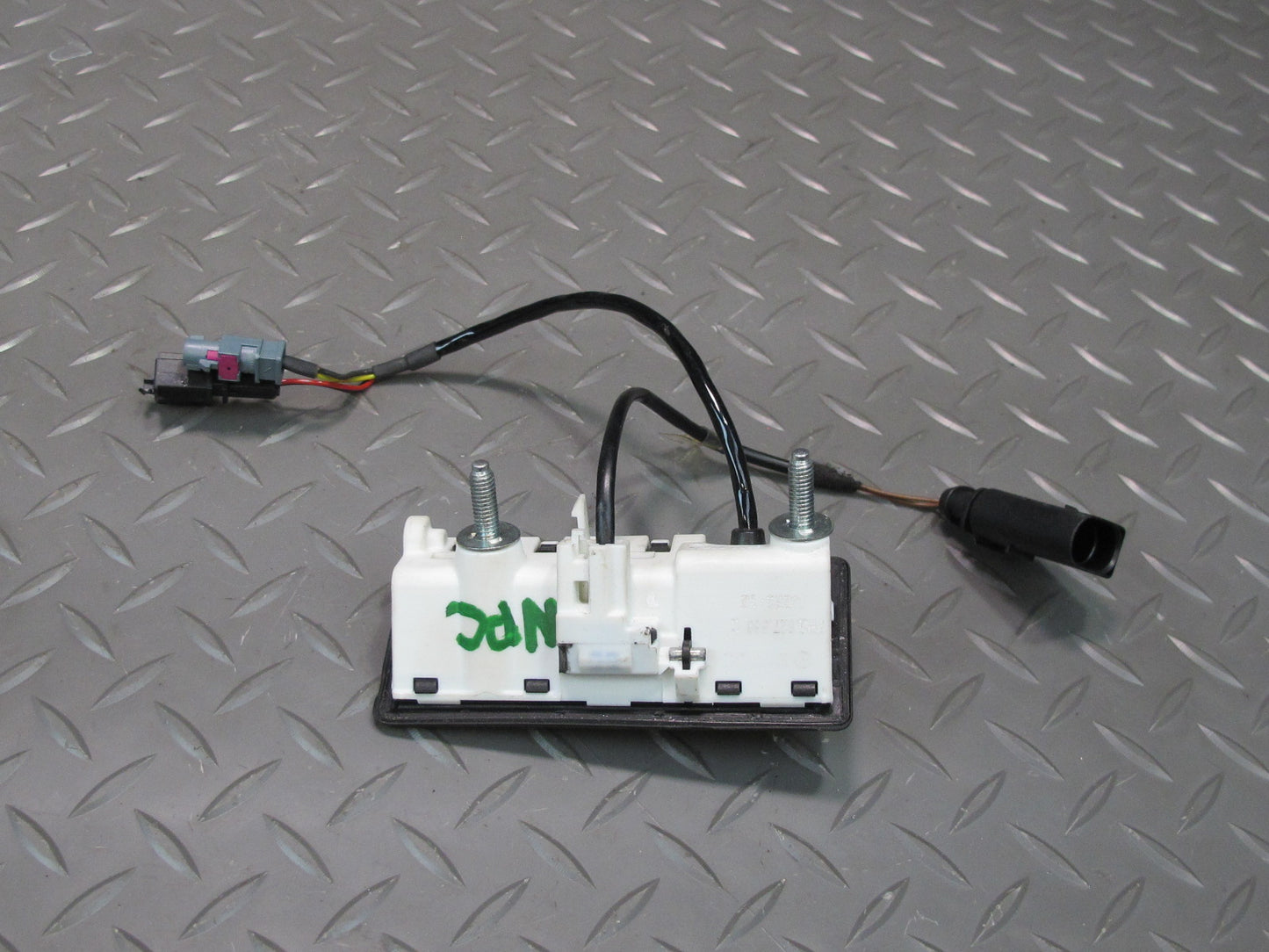 2011-2014 Porsche Cayenne 958 Rear Trunk Hatch Release Handle  Switch W/ Camera