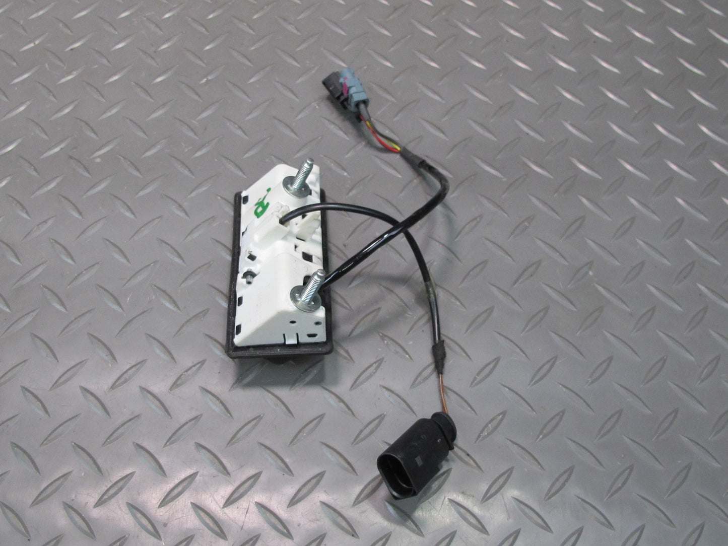 2011-2014 Porsche Cayenne 958 Rear Trunk Hatch Release Handle  Switch W/ Camera