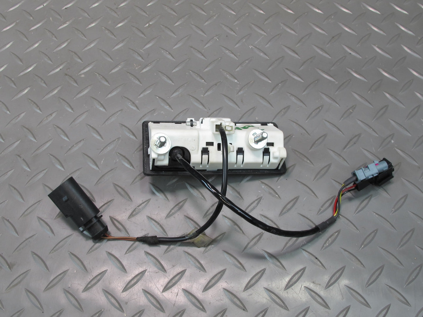 2011-2014 Porsche Cayenne 958 Rear Trunk Hatch Release Handle  Switch W/ Camera