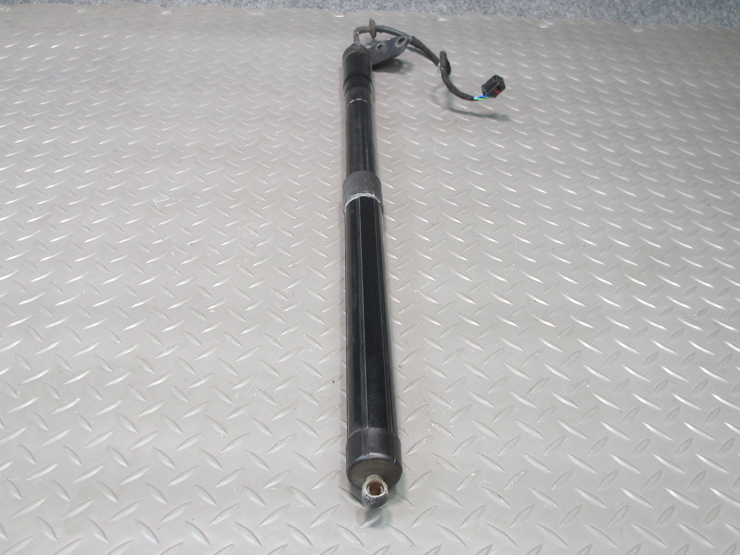 2011-2014 Porsche Cayenne 958 Rear Trunk Hatch Strut Shock Left Right Side Set