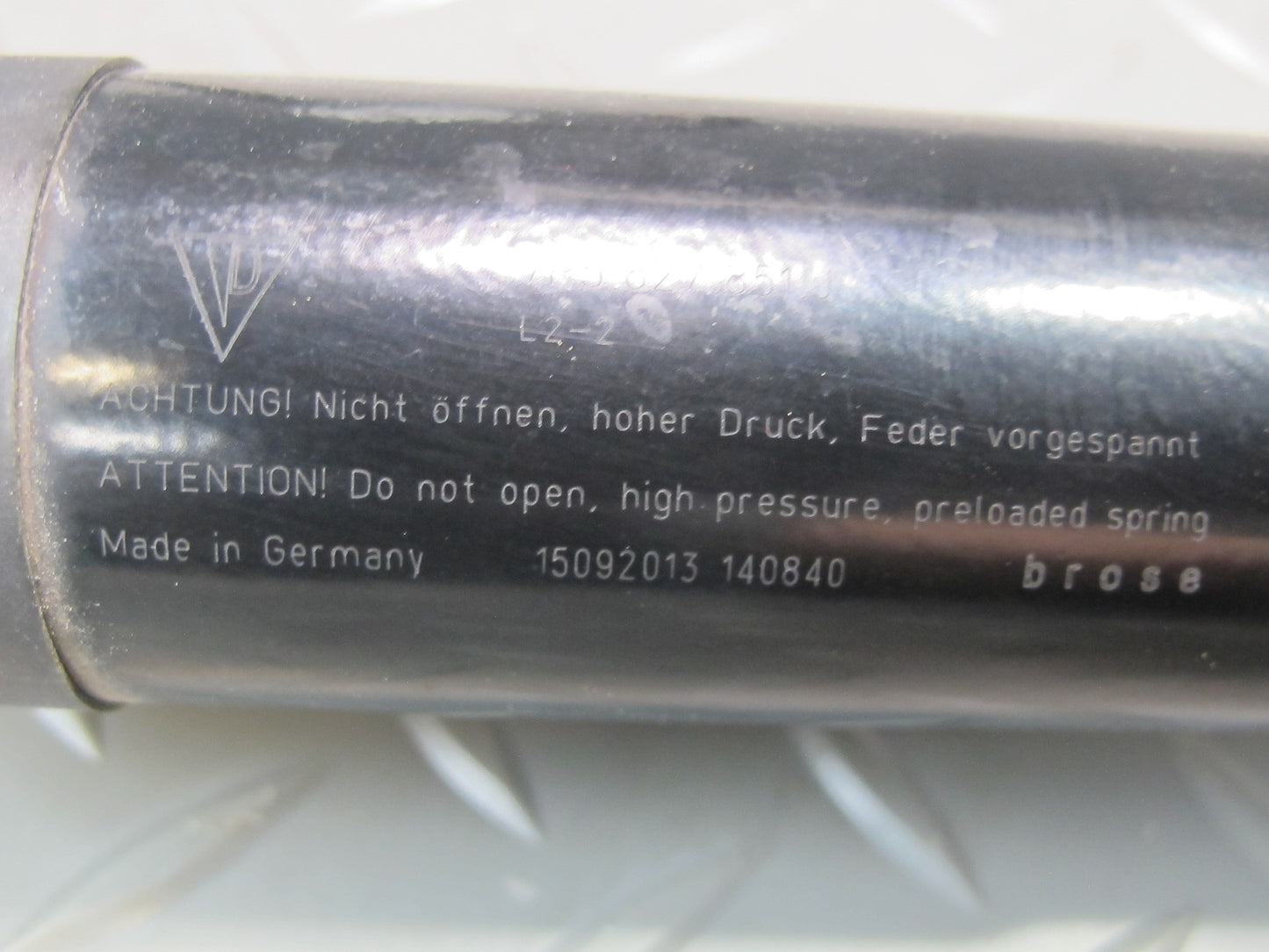 2011-2014 Porsche Cayenne 958 Rear Trunk Hatch Strut Shock Left Right Side Set