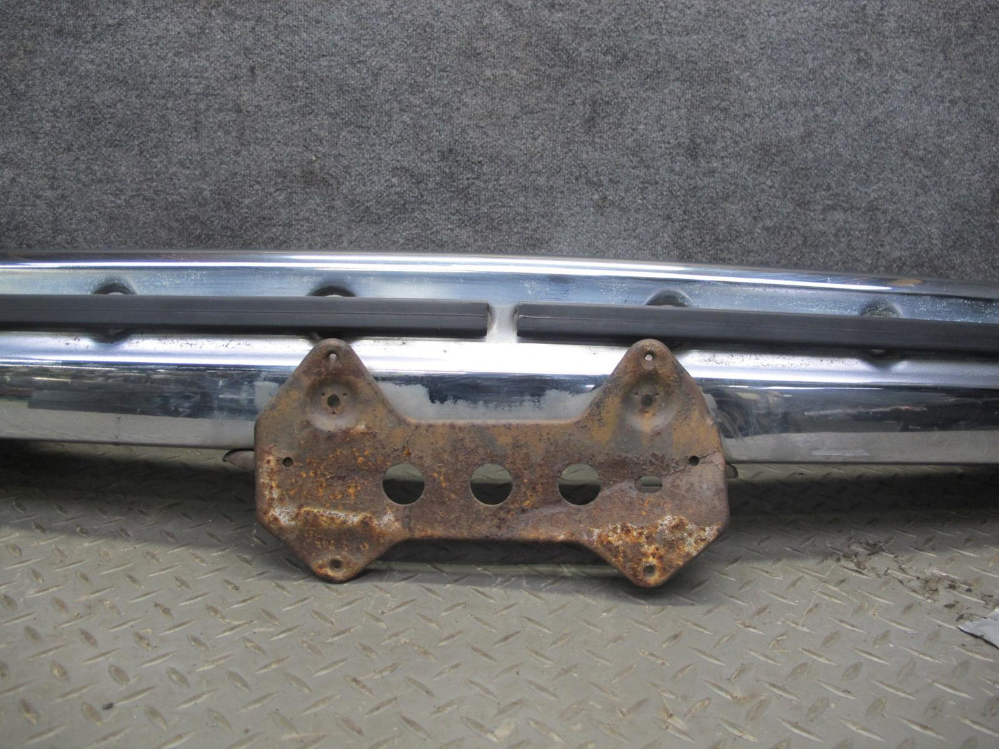 77-85 Mercedes W123 300D Front Bumper Cover Chrome w Shock Absorber OEM