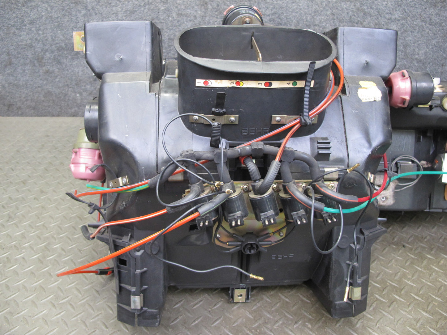 82-85 Mercedes W123 300D A/C Air Condition Evaporator Heater Climate Box OEM