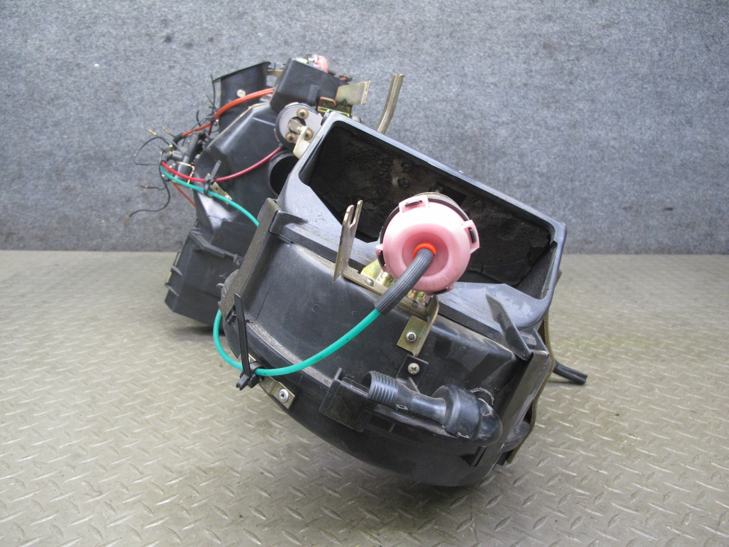 82-85 Mercedes W123 300D A/C Air Condition Evaporator Heater Climate Box OEM