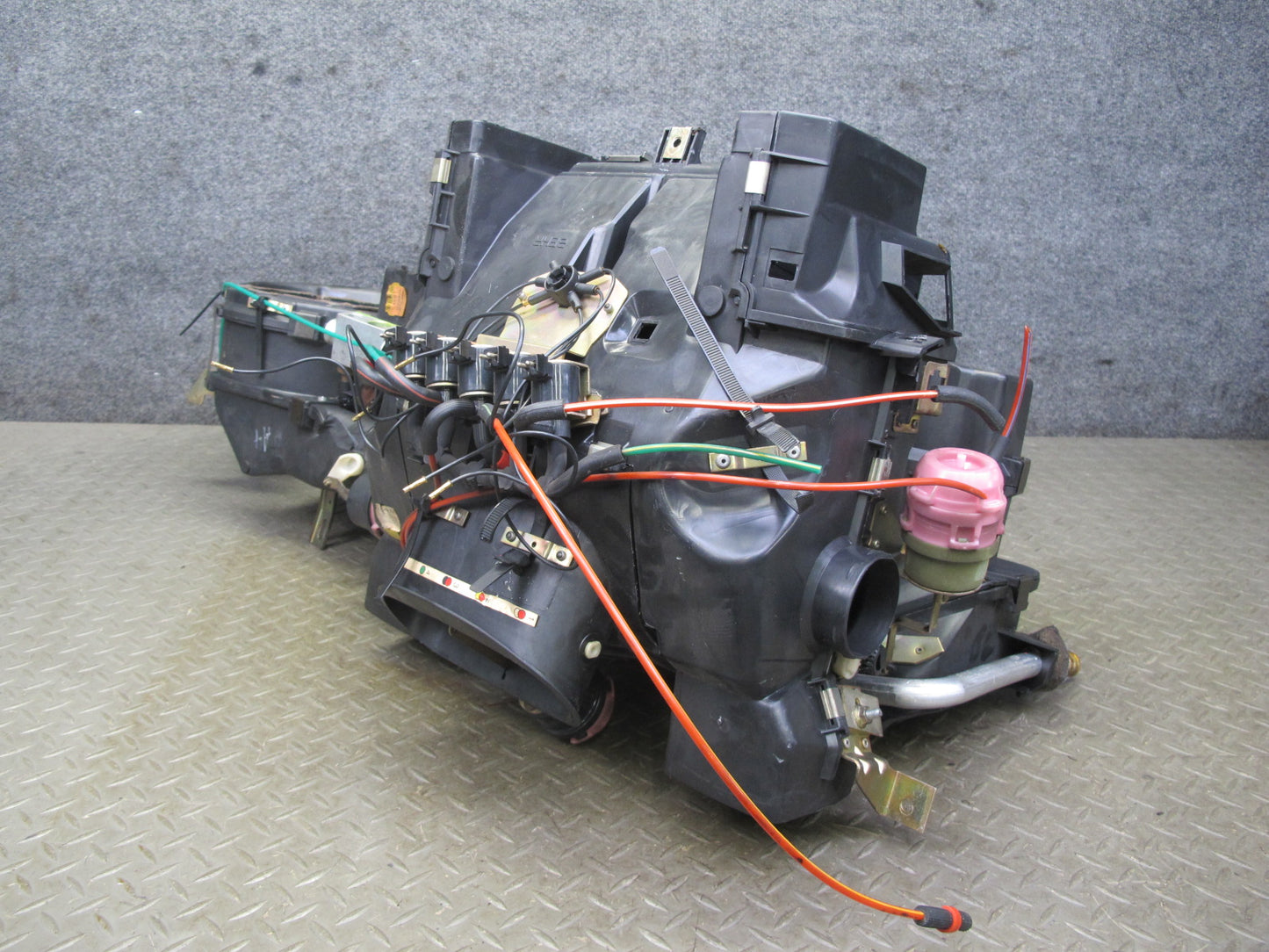 82-85 Mercedes W123 300D A/C Air Condition Evaporator Heater Climate Box OEM