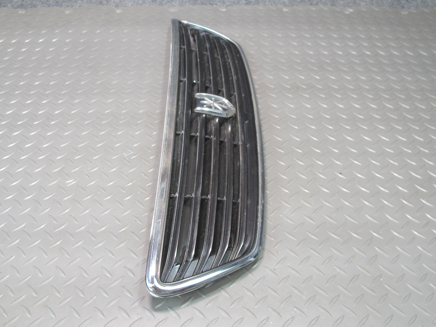 96-98 Toyota MARK2 JZX100 Tourer Front Radiator Exterior Grille OEM